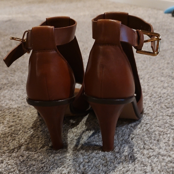 Vince Camuto Tan Leather Peep-Toe Heels - Picture 5 of 8